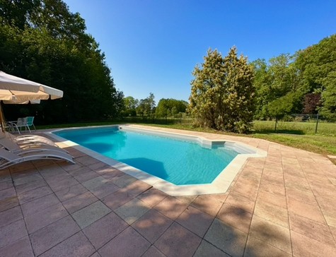 piscine-chateau-de-vaudoncourt-gite-cle-vacances